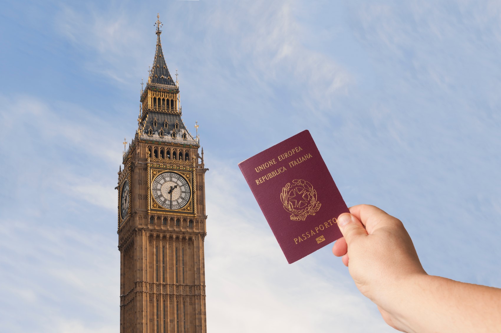 mano_tiene_passaporto_italiano_a_londra_aab03d8007